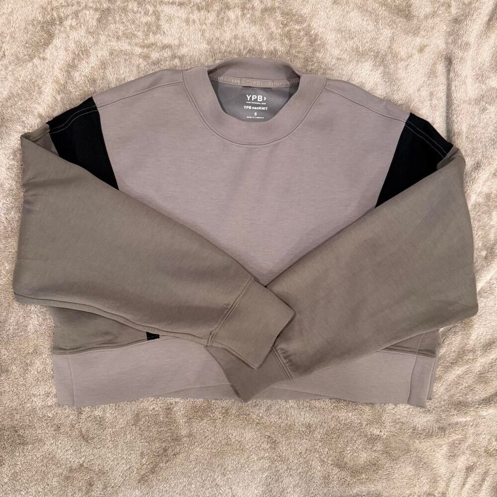 YPB Gray Color Block Cropped Athletic Sweater, Size Small